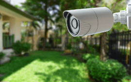 Câmera de segurança CFTV instalada em residência no Rio de Janeiro